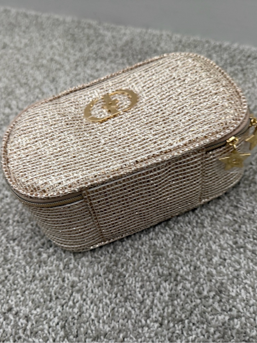 Dior beauty limited edition cosmetic bag - Picture 6 of 16